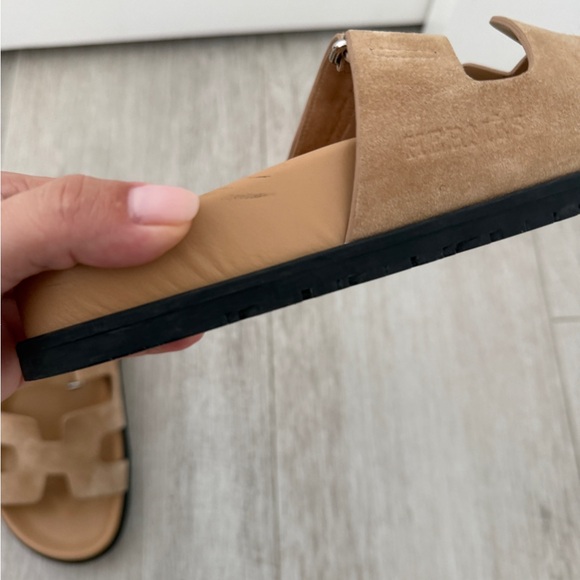 Hermès Women's Chypre Neutral Beige Sandals Suede Sz 39 - Picture 6 of 12